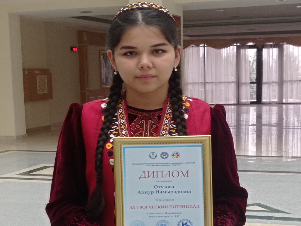 Türkmenistanyň ýaş pianinoçysynyň üstünligi